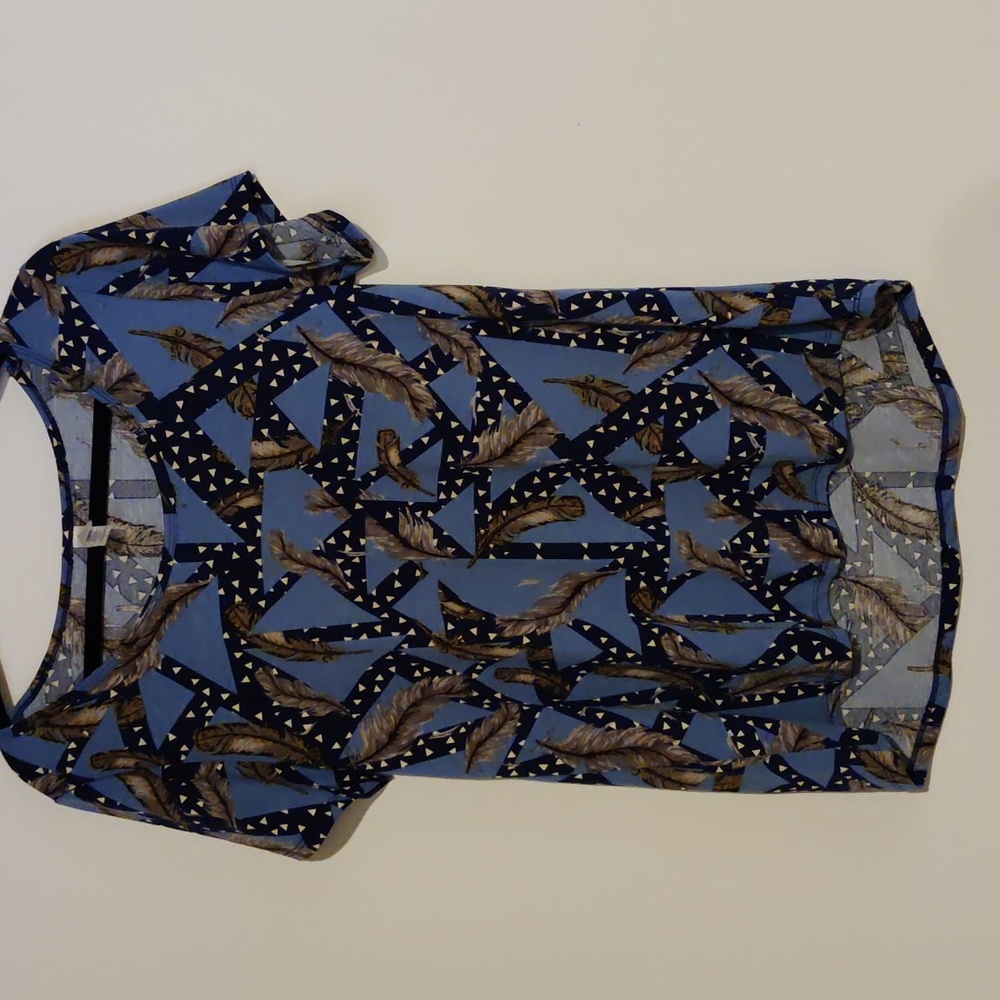 LuLaRoe Blue Short Sleeved Tunic with Gray Feathers Size XL